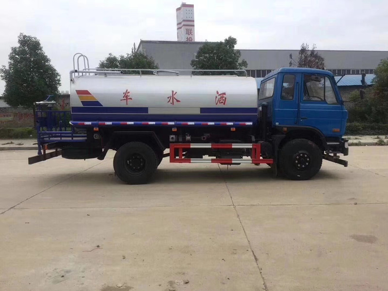 東風(fēng)145灑水車(chē)12噸圖片展示 東風(fēng)145灑水車(chē)12噸圖片展示