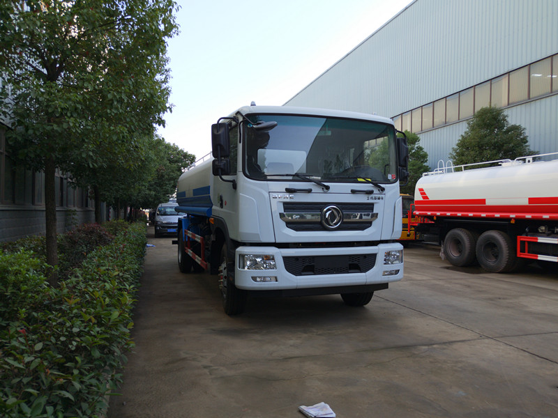 灑水車(chē)廠家直銷(xiāo)-東風(fēng)灑水車(chē)多少錢(qián)一輛 灑水車(chē)廠家直銷(xiāo)-東風(fēng)灑水車(chē)多少錢(qián)一輛