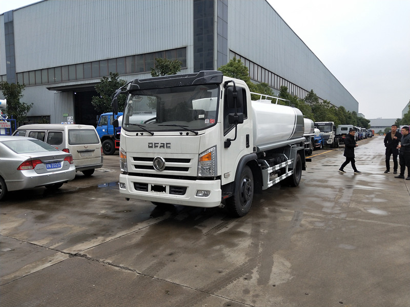 8噸小型灑水車(chē)多少錢(qián)一輛灑水車(chē)廠家直銷(xiāo) 8噸小型灑水車(chē)多少錢(qián)一輛灑水車(chē)廠家直銷(xiāo)