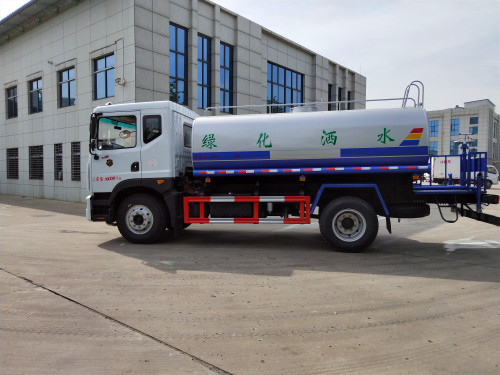 程力威牌CLW5181GSSD6型灑水車(chē) 程力威牌CLW5181GSSD6型灑水車(chē)