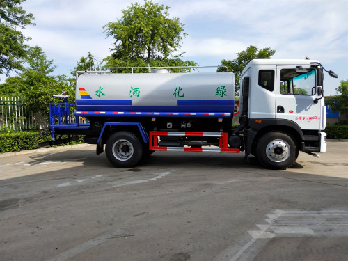 程力威牌CLW5181GSSD6型灑水車(chē) 程力威牌CLW5181GSSD6型灑水車(chē)