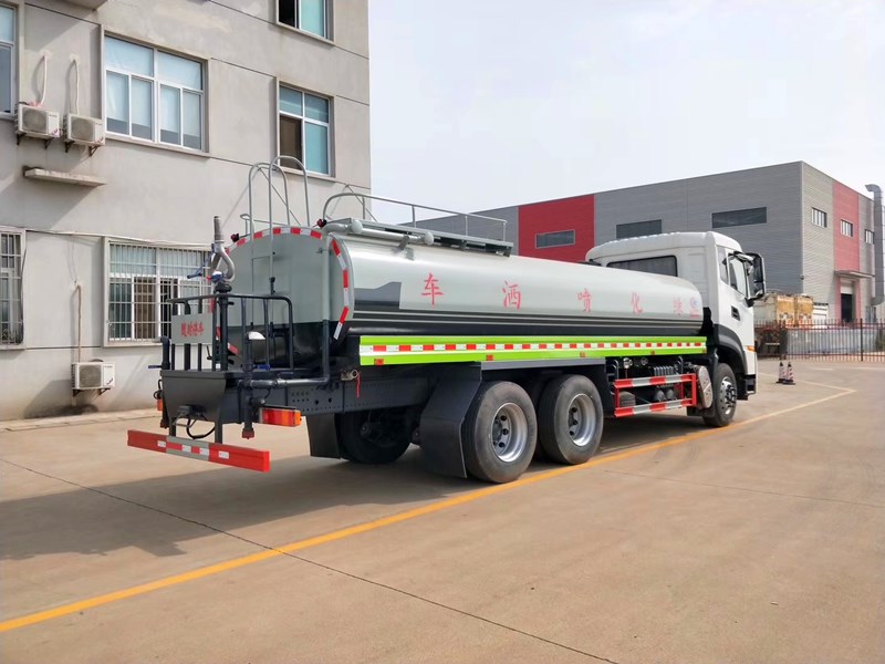 �塢�����|�L(f��ng)�������p��20����ˮ܇��·ϵ�y(t��ng)�� �ɹܵ�����λ��ͨ���y��ֱͨ���y���^�V�W(w��ng)����ˮ�ڣ�ǰ�_�󞢡���(c��)������λ��(c��)����������ƽ�_(t��i)�����G����ˮ���ڣ��M�ɡ� 