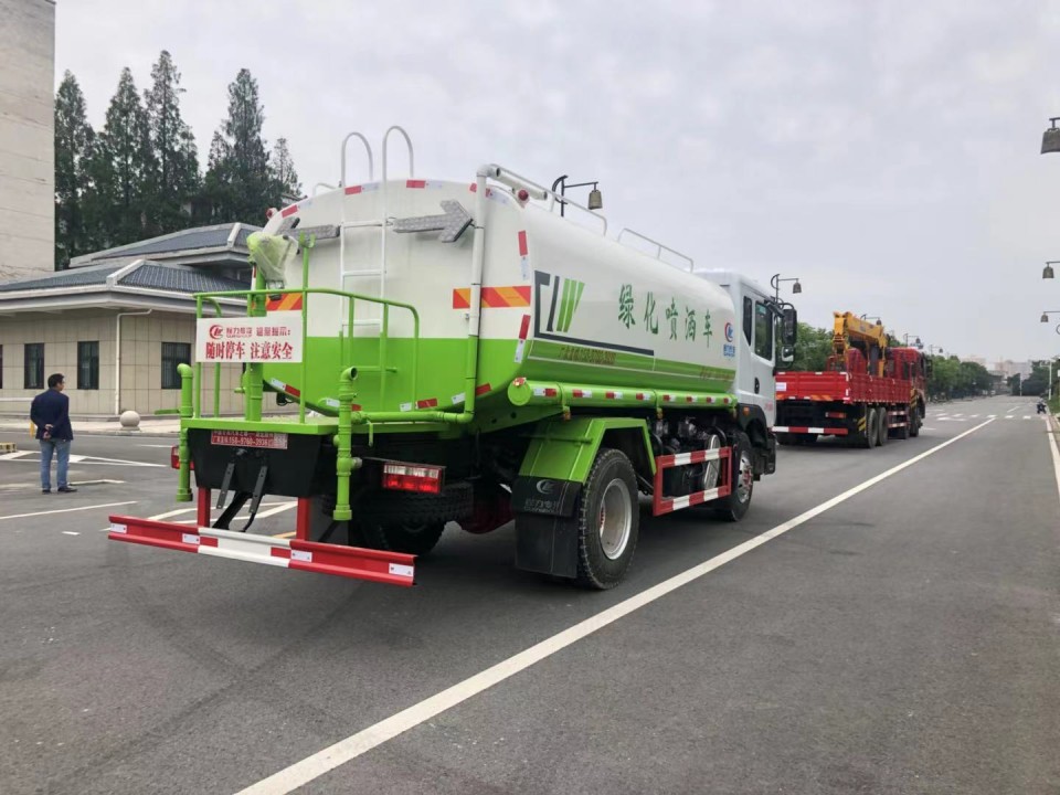 東風145灑水車 東風145灑水車