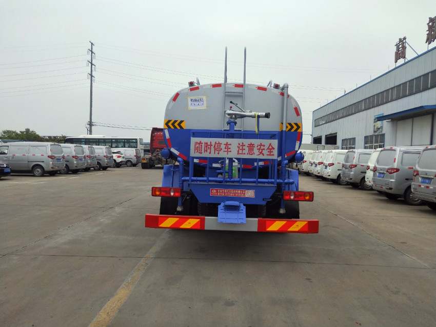 買一臺(tái)灑水車需要多少錢-買一臺(tái)灑水車錢要多少 買一臺(tái)灑水車需要多少錢-買一臺(tái)灑水車錢要多少