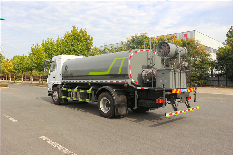 12方灑水車 12方灑水車